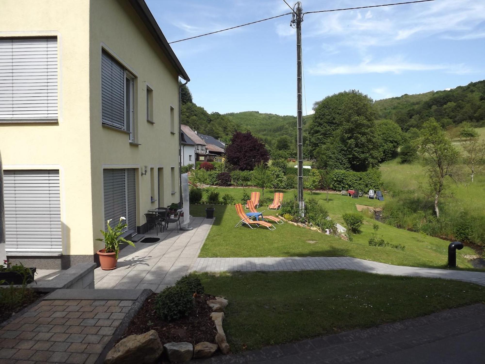 Apartment With Terrace And View Merschbach Esterno foto